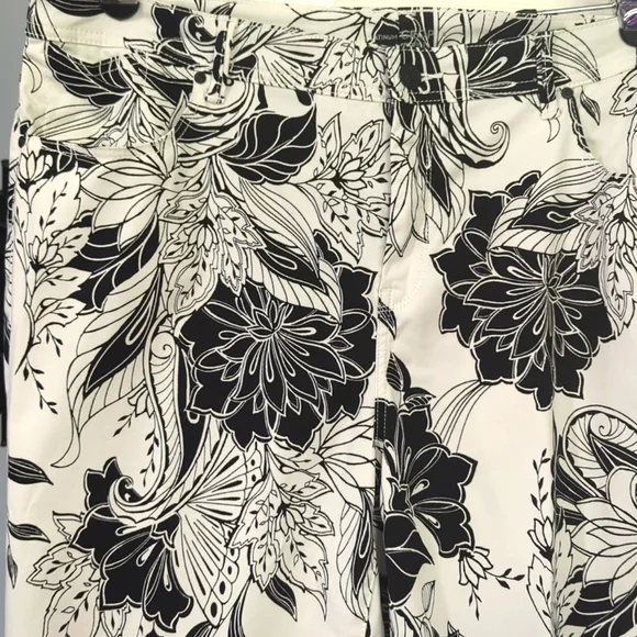 Chico's Sateen Palm Springs Floral Platinum Crop Pants Size 3 or 16 - Picture 2 of 9